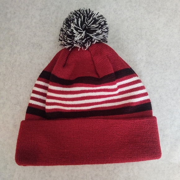 NWOT University of Alabama beanie w/ pom osfa - Picture 7 of 8